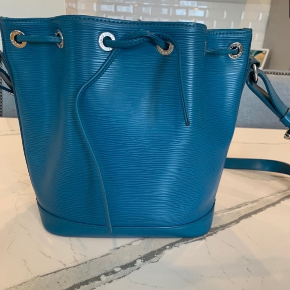 Louis Vuitton Epi Leather Noe BB bag